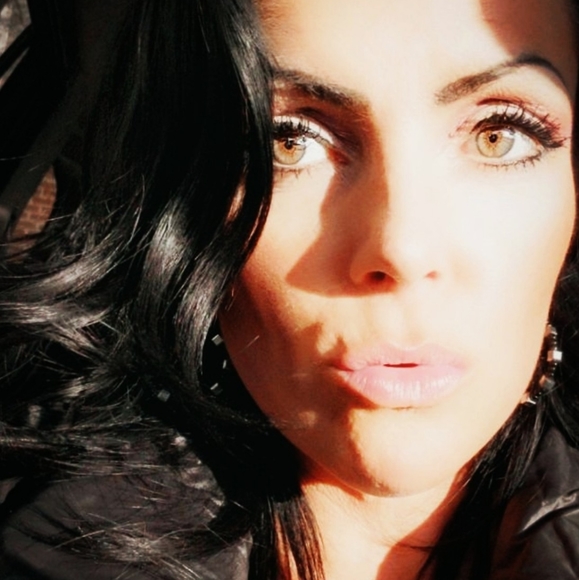 Meet your Posher, Jessica - Picture 1 of 1